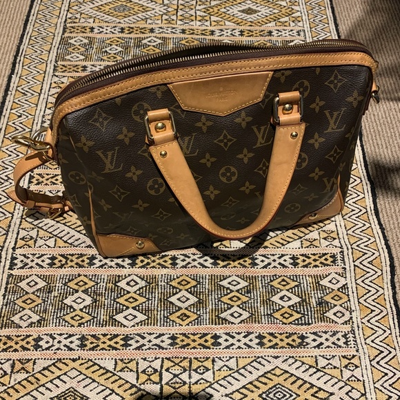 Louis Vuitton Tote Bag - Picture 4 of 6